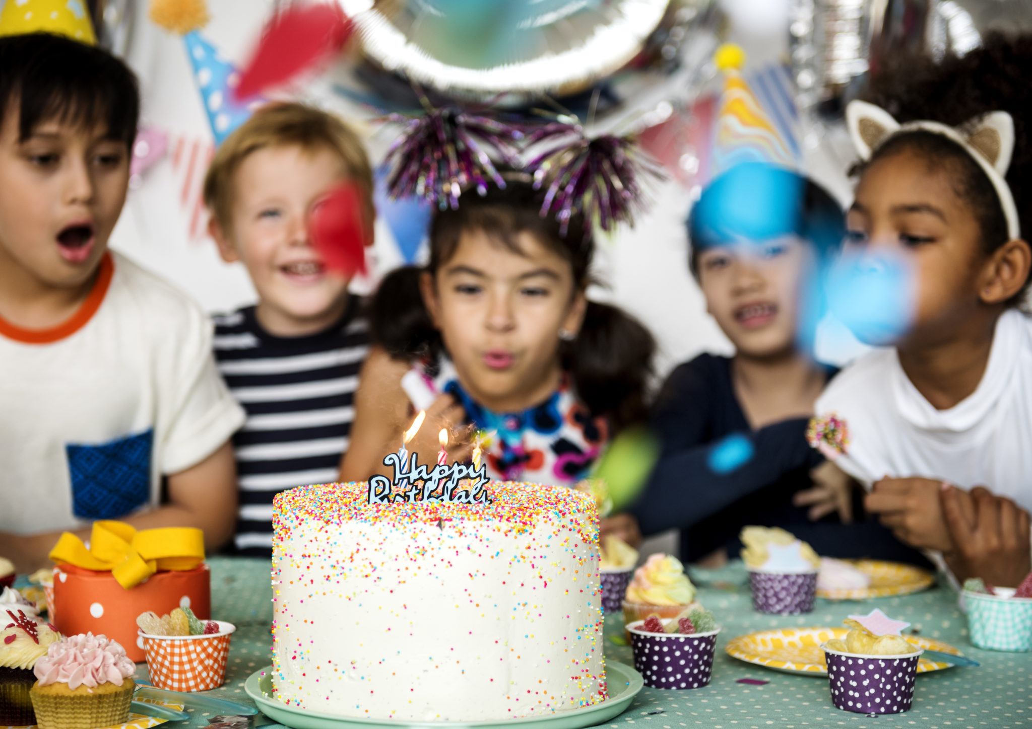 group-of-kids-celebrate-birthday-party-together